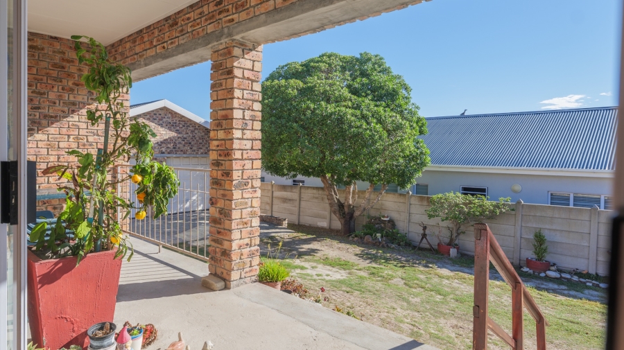 3 Bedroom Property for Sale in Struisbaai Western Cape